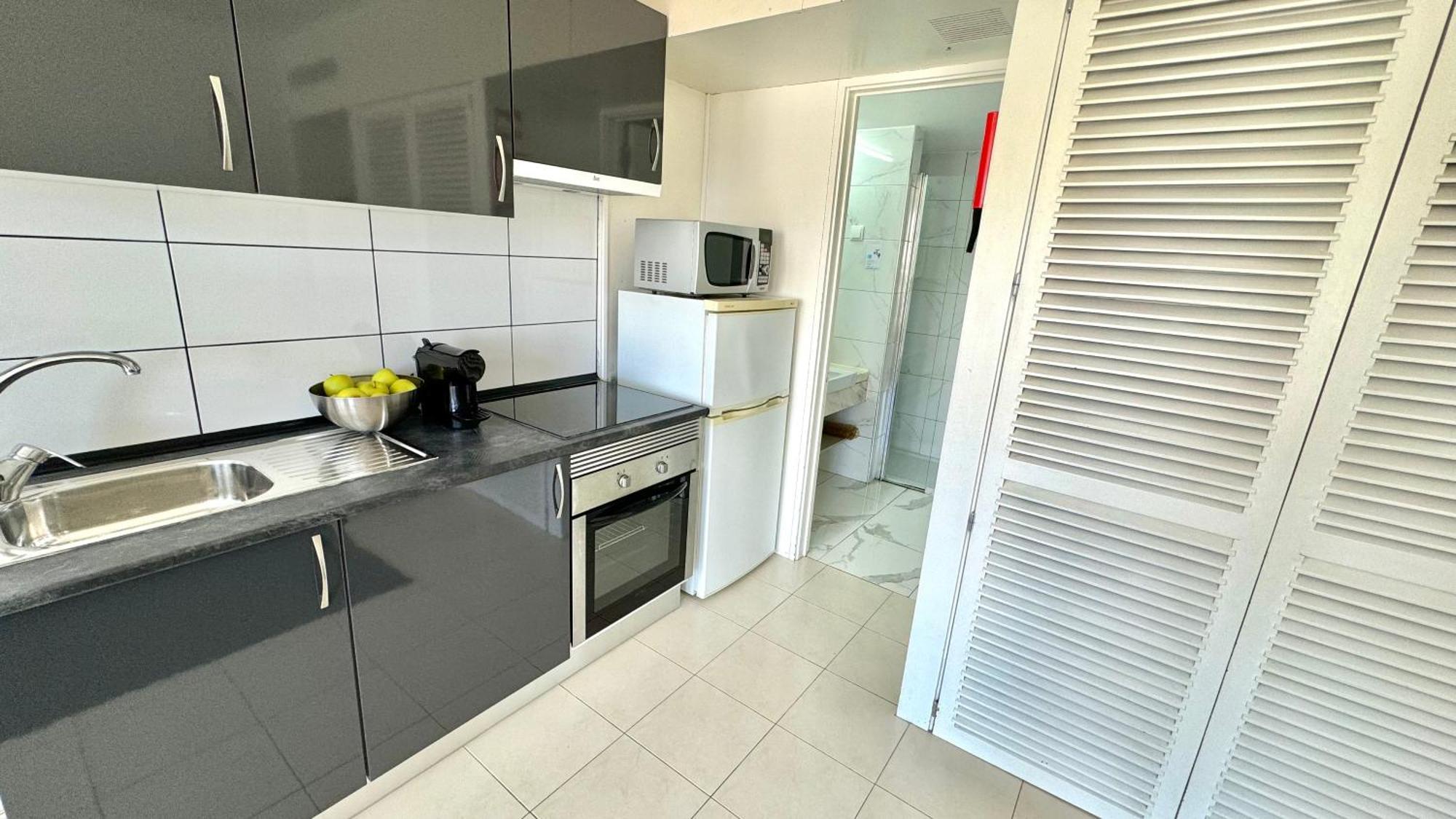 Da Rocha, 808 Tarik, Lovely Studio, Sea View, Air Conditioning, Free Wi-fi, By Ig Portimao