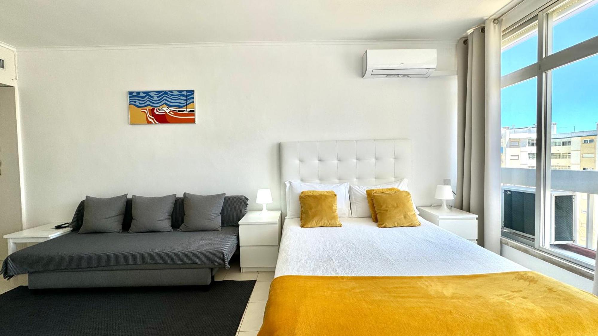 Da Rocha, 808 Tarik, Lovely Studio, Sea View, Air Conditioning, Free Wi-fi, By Ig * Portimao