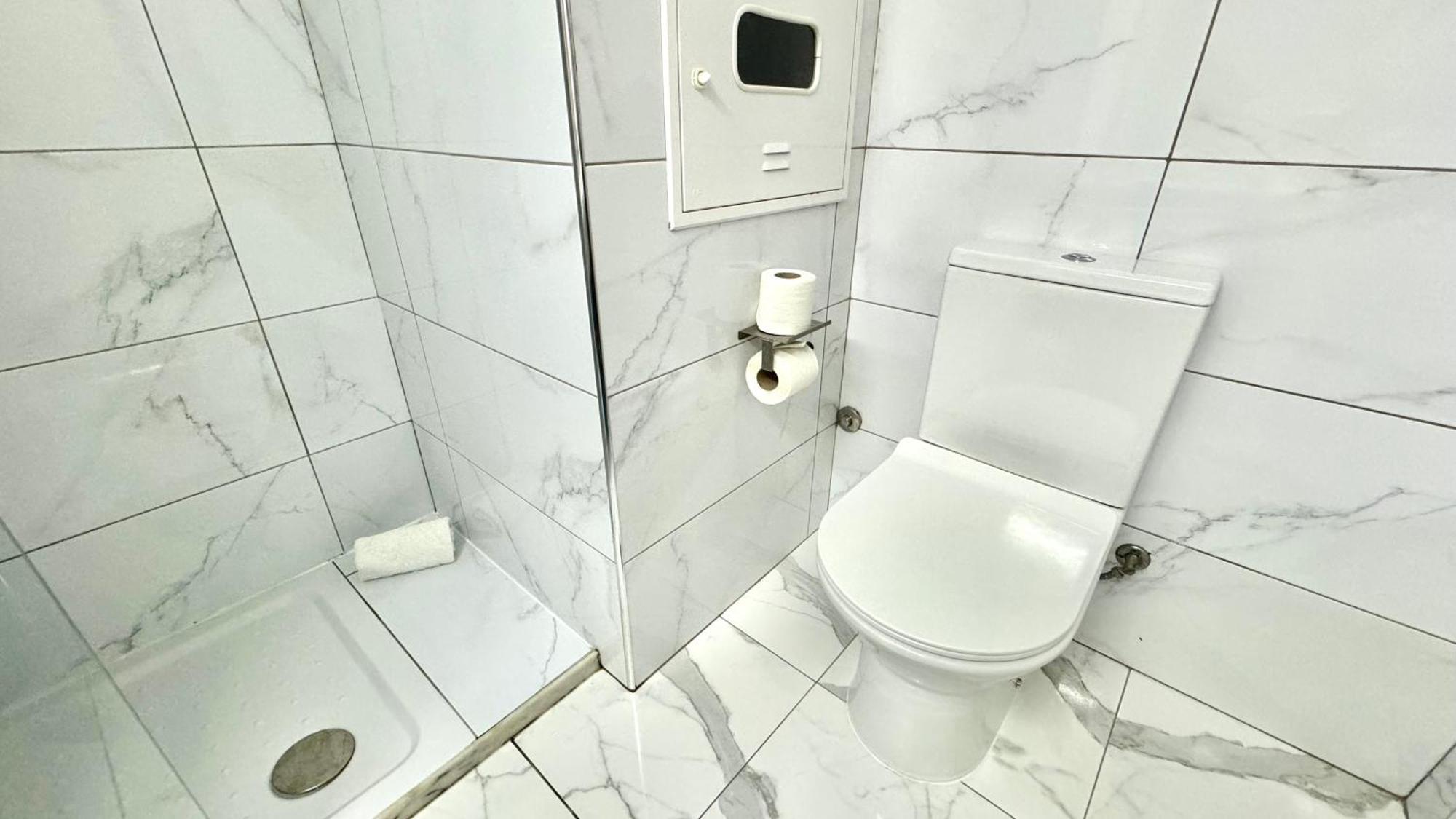 Da Rocha, 808 Tarik, Lovely Studio, Sea View, Air Conditioning, Free Wi-fi, By Ig * Portimao